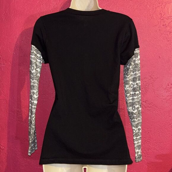 JL Jerry Leigh juniors sparkling skull long sleeved graphic Tshirt. Sz large. - Picture 4 of 8